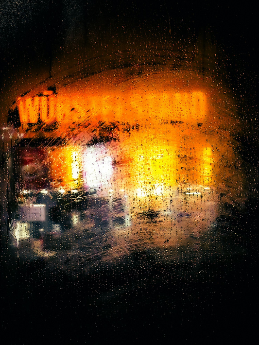 Nachts beim Würstelstand